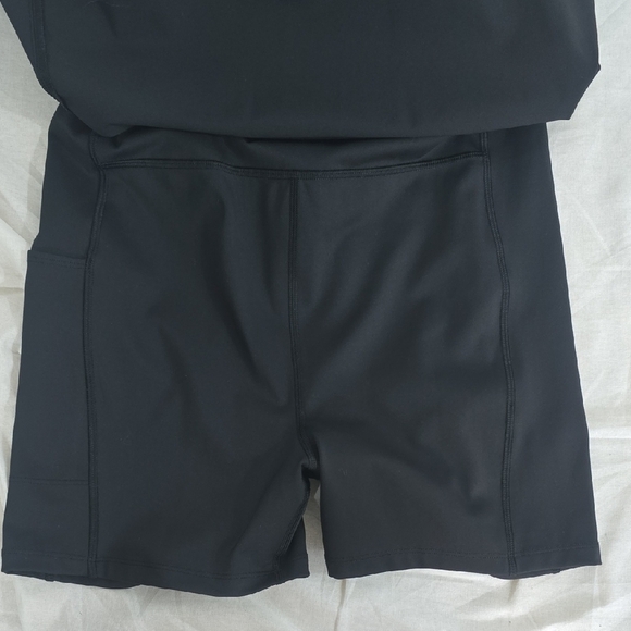 The North Face Sleeveless Black Mini Dress With Shorts - Picture 4 of 6